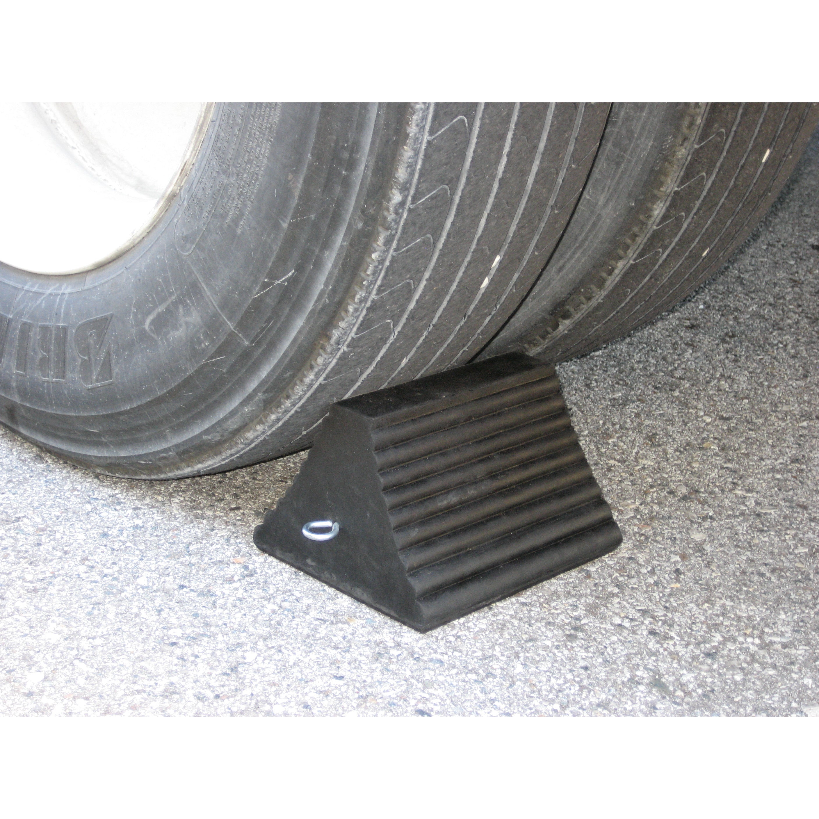 AME | 15300 Rubber Wheel Chock (LRC)