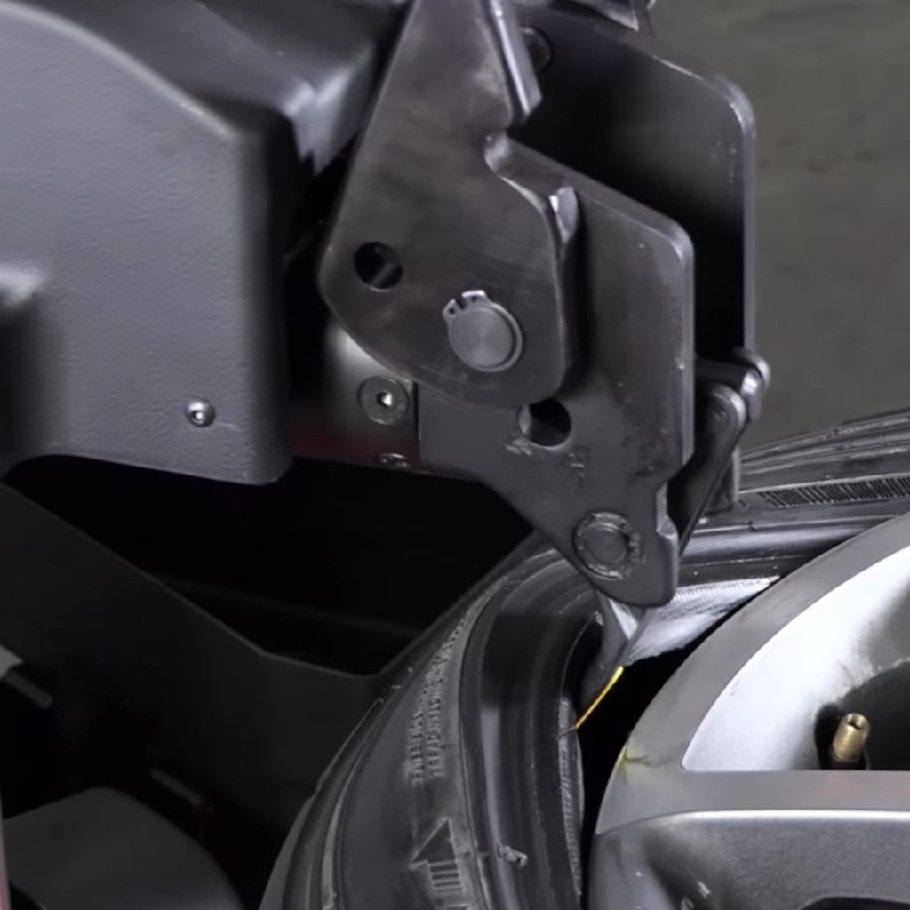 Corghi | Artigilo 5000 Touchless Electric Tire Changer with BPT Helper Assist Arm (AM5000)