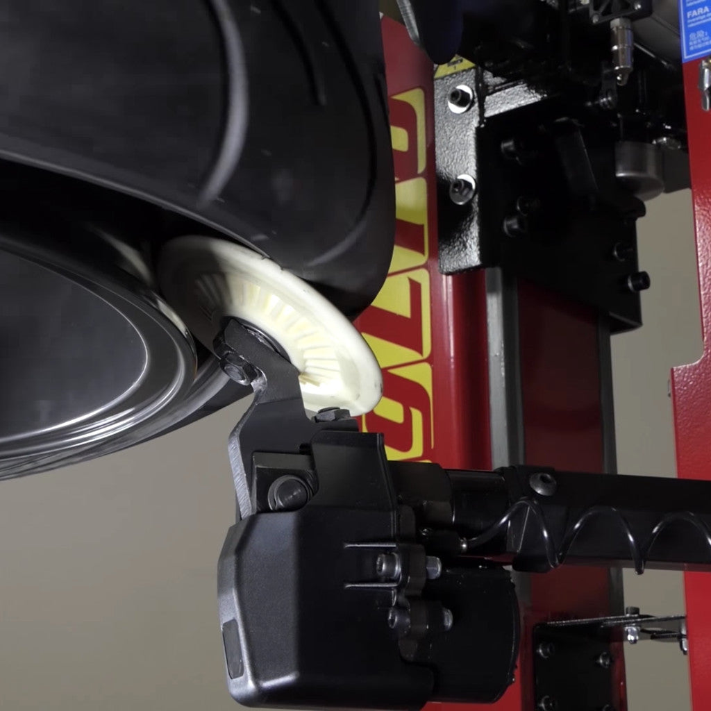 Corghi | Artigilo 5000 Touchless Electric Tire Changer with BPT Helper Assist Arm (AM5000)