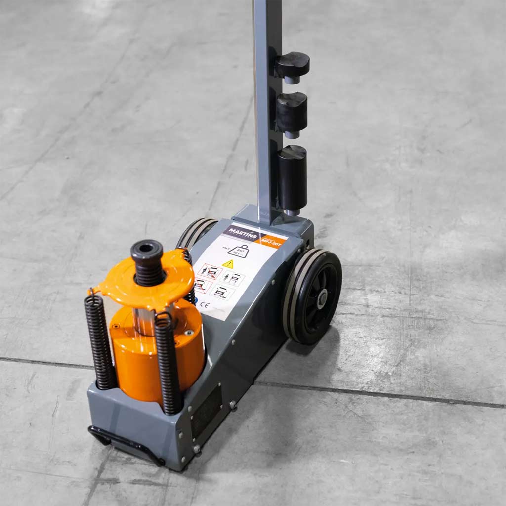 Martins | Professional 22-Ton Air/Hydraulic Floor Jack (MFJ-20T)