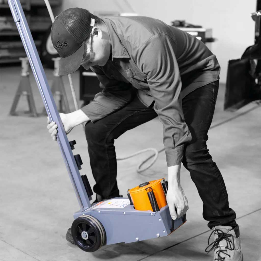 Martins | Professional 22-Ton Air/Hydraulic Floor Jack (MFJ-20T)