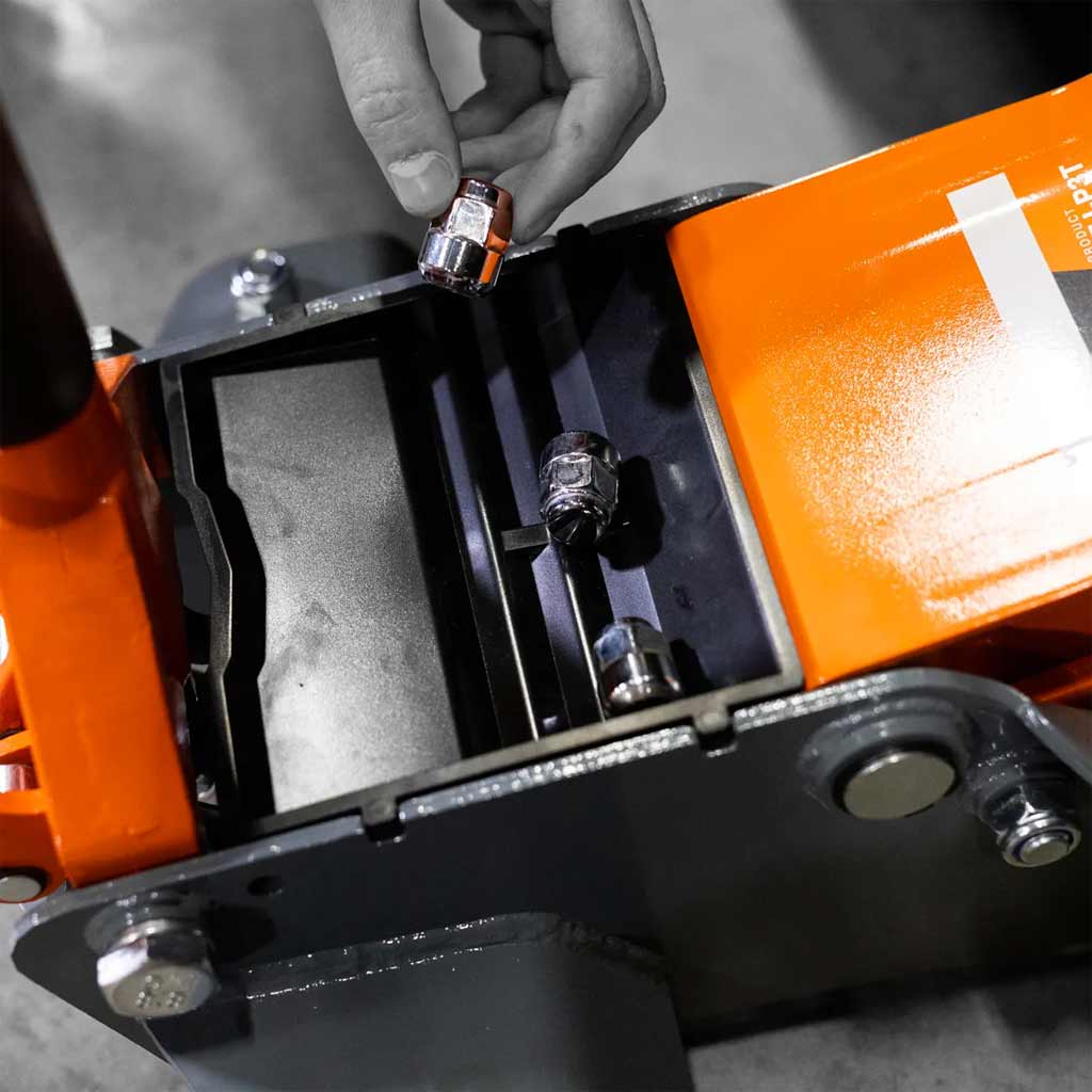 Martins | Professional Low Profile 3-Ton Floor Jack (MFJ-P3T)