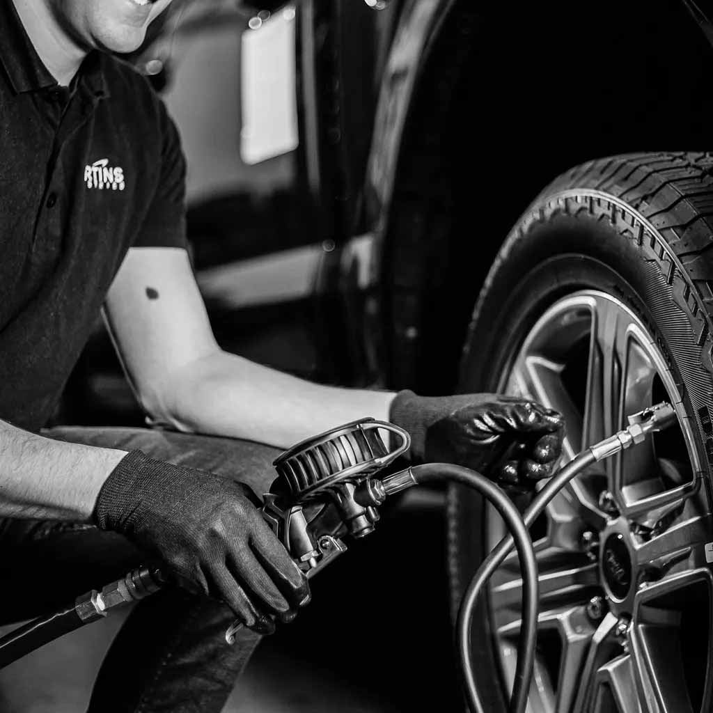 Martins MH-30 | Flate Mate Handheld Digital Tire Inflator