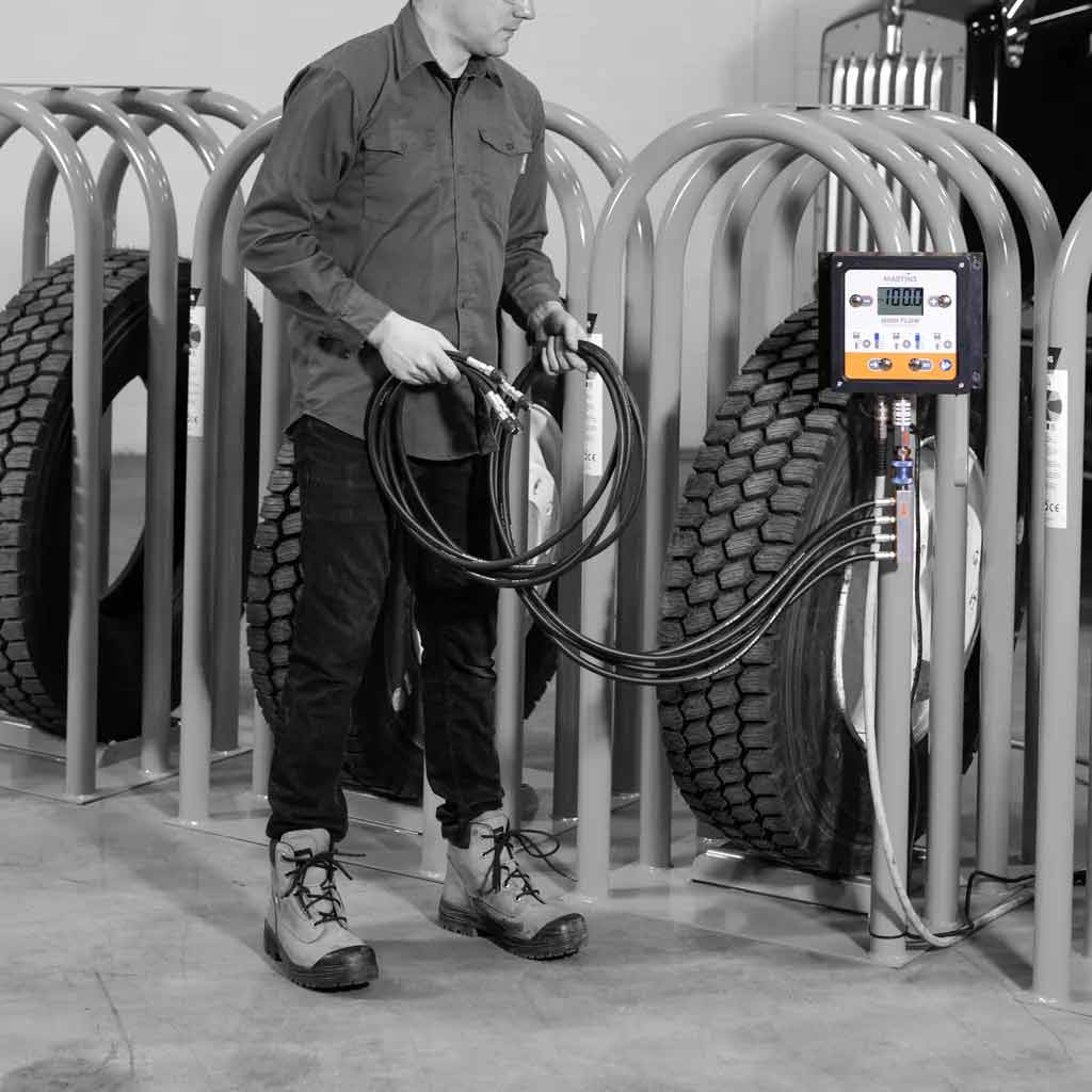 Martins | 4WAY Flatematic 4-Outlet Wall-Mounted Automatic Tire Inflator with Hoses (MW-60-4WAY)