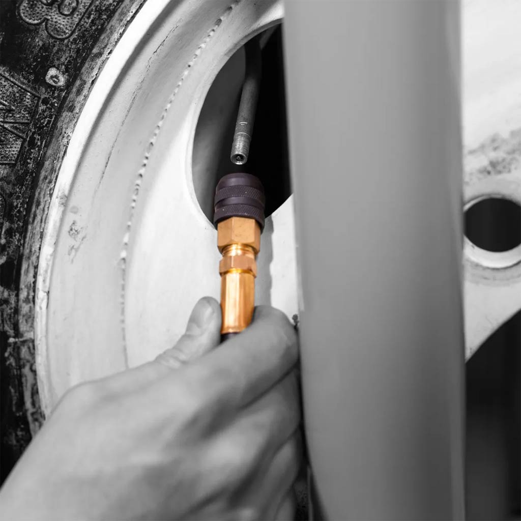 Martins | 4WAY Flatematic 4-Outlet Wall-Mounted Automatic Tire Inflator with Hoses (MW-60-4WAY)