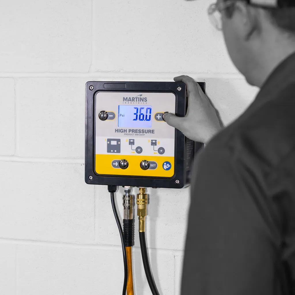 Martins | Flatematic High-Pressure Wall-Mount Automatic Tire Inflator with 25′ Hose (MW-64HP)