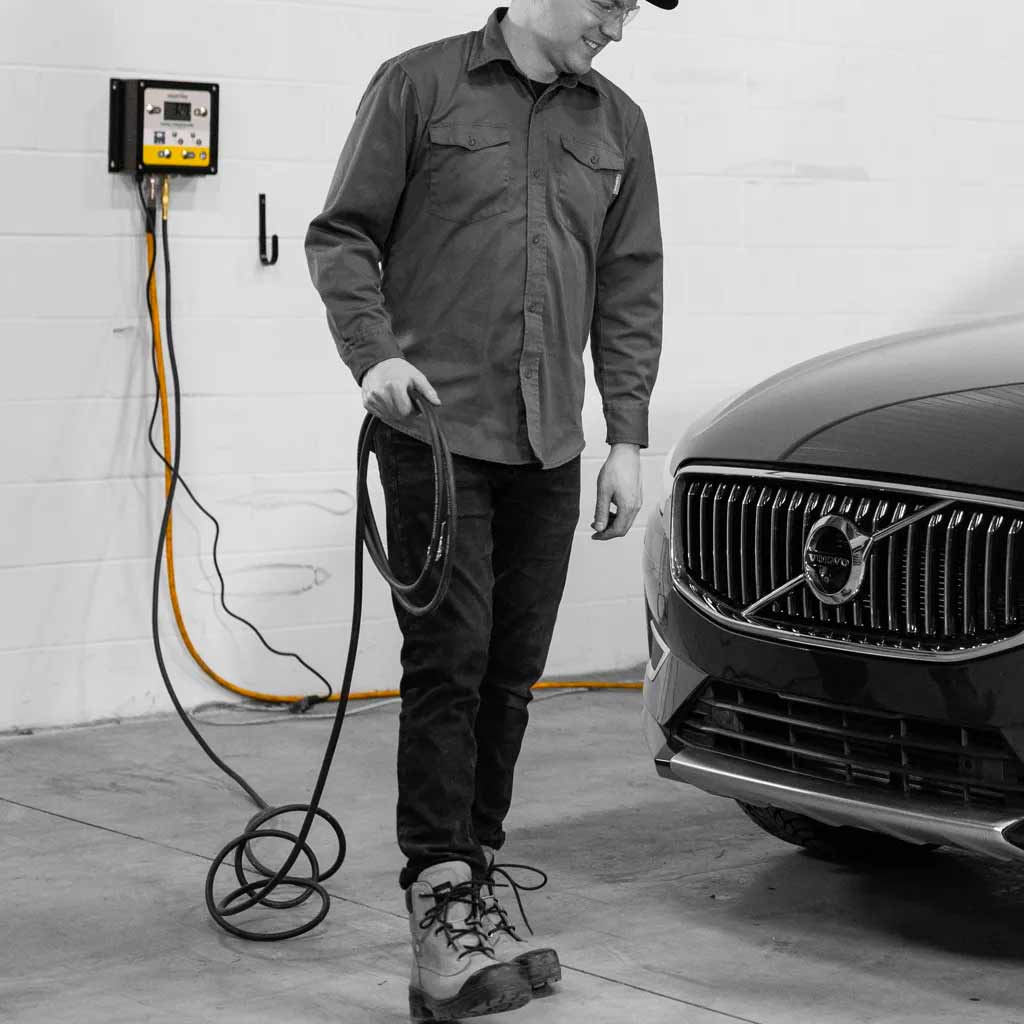 Martins | Flatematic High-Pressure Wall-Mount Automatic Tire Inflator with 25′ Hose (MW-64HP)