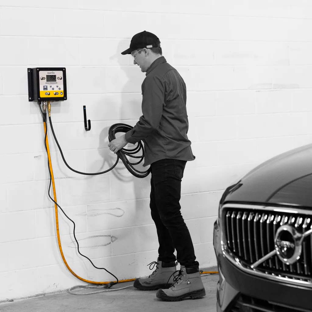 Martins | Flatematic High-Pressure Wall-Mount Automatic Tire Inflator with 25′ Hose (MW-64HP)