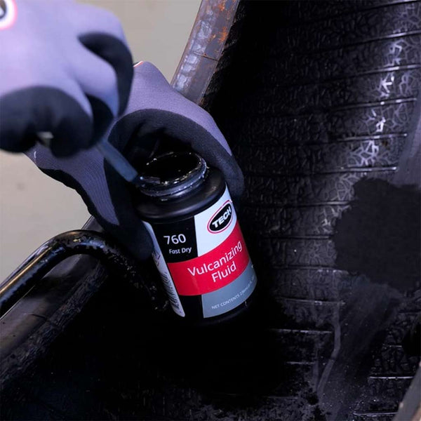 TECH 760 Fast Dry Chemical Vulcanizing Fluid Tire Repair Cement 8 oz B