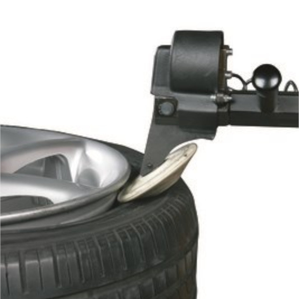 Head unit: the demounting procedure uses the same working movements, but absolutely no effort is required from the operator thanks to the “Leva la leva” technology incorporated in the mount/demount head (Patent pending) the mounting procedure is exactly as before, and just as quick and convenient