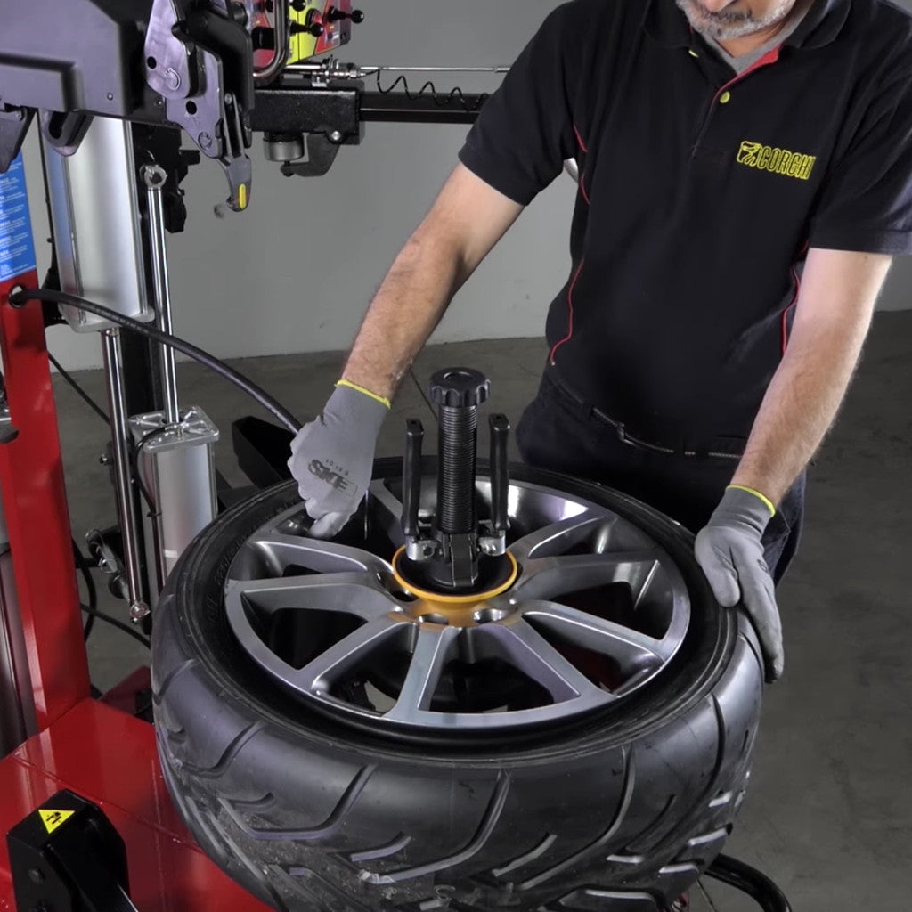 Corghi | Artigilo 5000 Touchless Electric Tire Changer with BPT Helper Assist Arm (AM5000)