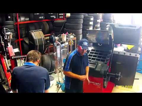 Corghi | Eyelight PLUS Electronic Diagnostic Wheel Balancer (0-21101101)